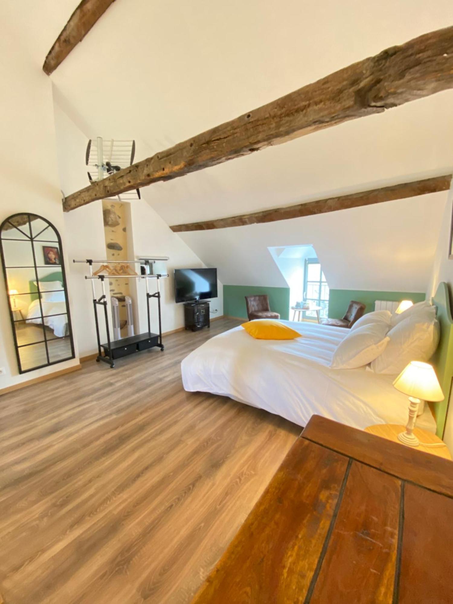 Hotel Au Pont D'Olt Saint-Côme-dʼOlt Habitación foto